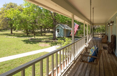 New Braunfels House | 222 m² House ∙ 3 bedrooms ∙ 6 guests