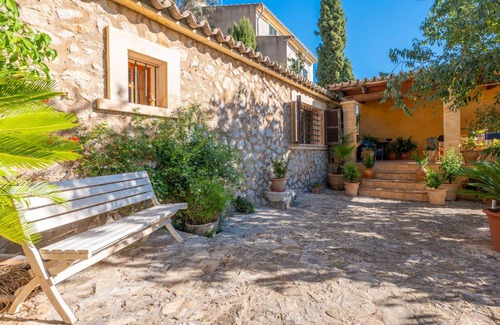 Alaro House | 231 m² House ∙ 2 bedrooms ∙ 4 guests