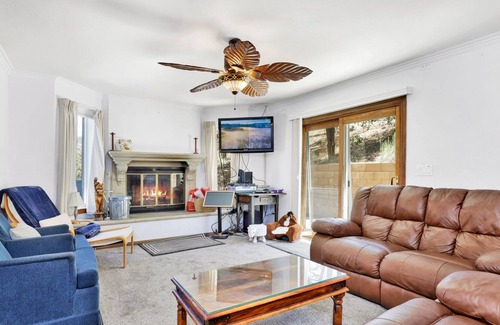 Big Bear Cabin | 2328-chateau De Big Bear 5 Bedroom Chalet by RedAwning