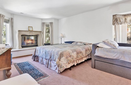 Big Bear Cabin | 2328-chateau De Big Bear 5 Bedroom Chalet by RedAwning