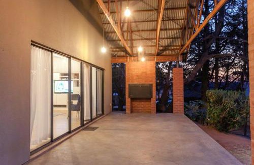 Greater Johannesburg Metropolitan Area House | 235 On Surrey