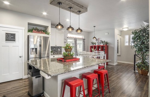 American Fork House | 236 m² House ∙ 4 bedrooms ∙ 10 guests