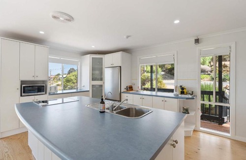 Encounter Bay House | 24 Laurie Ave Encounter Bay - Linen Included