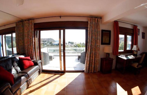 Agua Amarga Villa | 240 m² Villa ∙ 4 bedrooms ∙ 8 guests