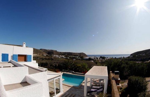 Agua Amarga Villa | 240 m² Villa ∙ 4 bedrooms ∙ 8 guests
