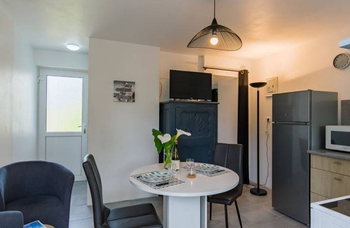 Locquirec Apartment | 25 m² Apartment ∙ 1 bedroom ∙ 2 guests