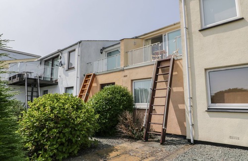 Borth-y-Gest Cottage | 25 South Snowdon Wharf