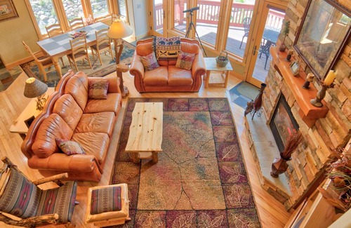 Blue River House | 251 m² House ∙ 3 bedrooms ∙ 8 guests