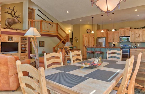 Blue River House | 251 m² House ∙ 3 bedrooms ∙ 8 guests