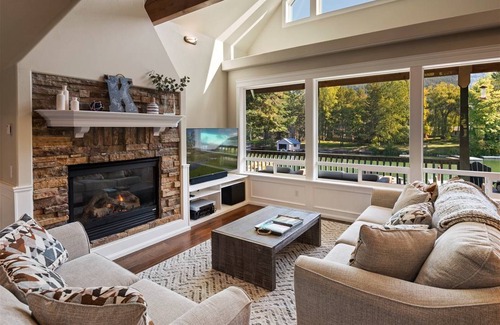 Sagle House | 260 m² House ∙ 4 bedrooms ∙ 14 guests