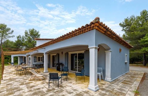 Signes House | 270 m² House ∙ 6 bedrooms ∙ 9 guests