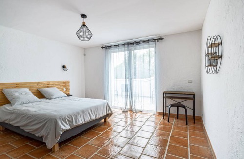 Signes Villa | 270 m² Villa ∙ 6 bedrooms ∙ 12 guests