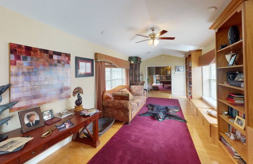 Tyrone House | 279 m² House ∙ 2 bedrooms ∙ 4 guests