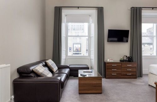 New Town Hotel | 28 York Place
