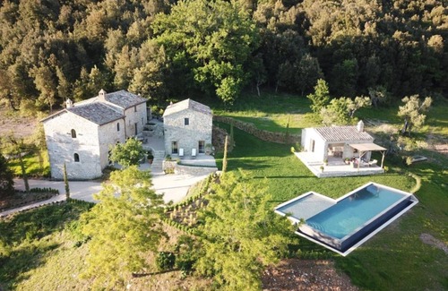 Antognola Villa | 280 m² Villa ∙ 4 bedrooms ∙ 8 guests