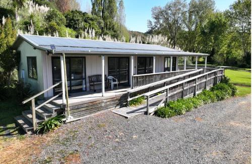 Wairoa Hotel | 287 Cafe & Motel