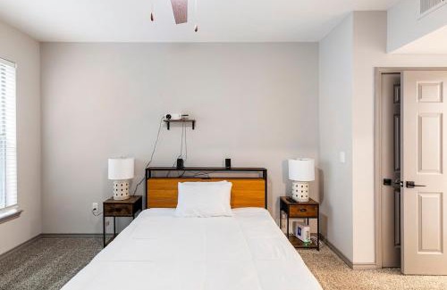 Dallas Apartment | 2b2b 15mins from Downtown and Airport