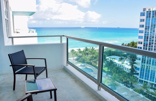 Mid Beach Apartment | 2bd Oceanfront Ste OceanView w/balcony, Pool, nearby dining, beach access