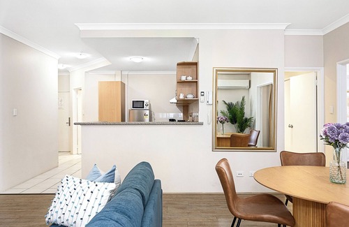 East Perth Apartment | 2BDR East Perth Getaway The intercom no longer works due to the hotel closure.