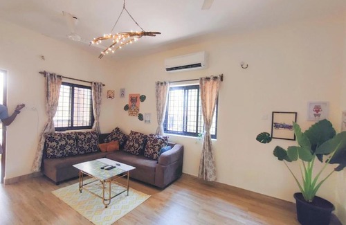 Gauravaddo Villa | 2bhk Bungalow with terrace - Calangute