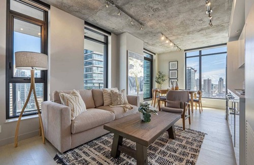 Beltline Condo | 2BR 2BA Rustic Japandi Inspired Design Theme - 6 Guests & POOL!