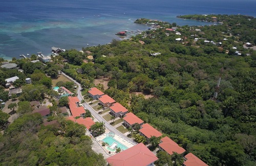 West End Apartment | 2BR/2BA VILLA 5A, FREE BREAKFAST