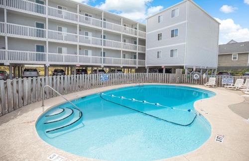 North Myrtle Beach Apartment | 2BR, 2Bath condo Oceanfront Getaway with pool