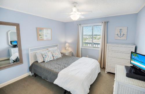 North Myrtle Beach Apartment | 2BR, 2Bath condo Oceanfront Getaway with pool