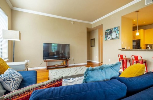 Cityplace Apartment | 2BR Executive Suite With Pool, Gym By ENVITAE