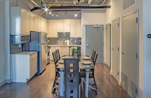 SoNo Apartment | 2BR Fully Furnished Apartment in Midtown Atlanta by RedAwning