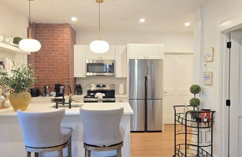 Fox Point Apartment | 2BR Garden Apt w/Parking Near Brown & RISD