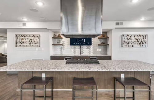 Eighth Avenue Apartment | 2BR, Haven at Gulch Hotel w/Rooftop Pool & Views