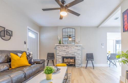 Flagami House | 2BR Modern - Top Location, Terrace - 6 min to Coral Gables