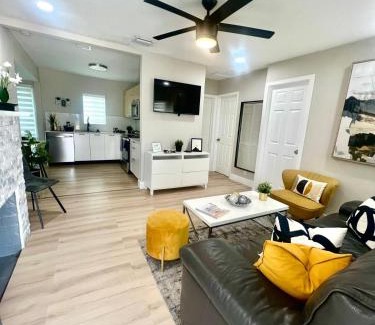 Flagami House | 2BR Modern - Top Location, Terrace - 6 min to Coral Gables