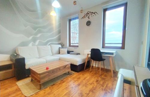 Shiligarnika Apartment | 2BR mountain view, SPA, parking, ski piste