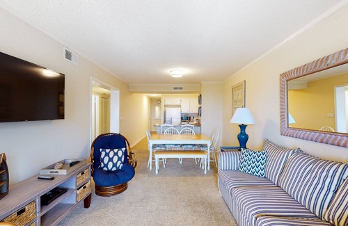 Atlantic Beach Condo | 2nd-Floor Condo in Oceanfront Location w/WiFi, Screened-In Balcony, Shared Pool
