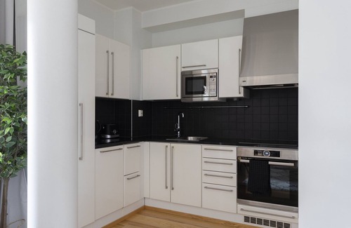 Kamppi Apartment | 2ndhomes Deluxe Apt w Sauna & Balcony