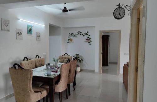 Greater Noida Apartment | 3.5 BHK spacious Flat near Gaur City Noida