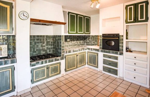 Saint-Pierre-de-Vassols House | 3 bedroom accommodation in Saint-Pierre-de-Vassol