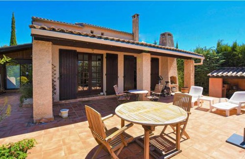 Saint-Pierre-de-Vassols House | 3 bedroom accommodation in Saint-Pierre-de-Vassol