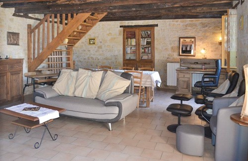 La Chapelle-Saint-Jean House | 3 bedroom accommodation in La-Chapelle-Saint-Jean