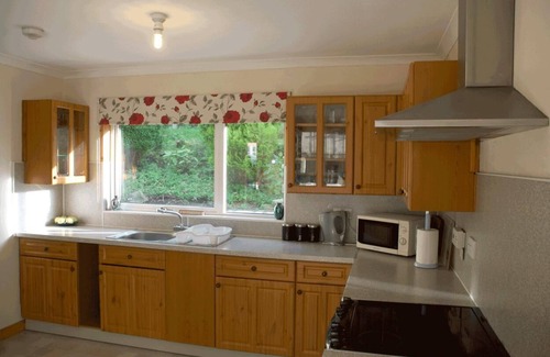 Damnaglaur House | 3 Bed Bungalow - Sleeps 6 - Pet Friendly - Parking