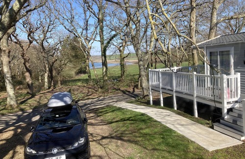 Cowes Cabin | 3 Bed Caravan Sea views discounted ferry