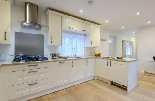 Corfe House | 3 Bed in Corfe Castle 81369
