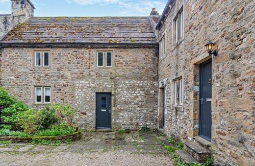 Richmond House | 3 Bed in Richmond 94740