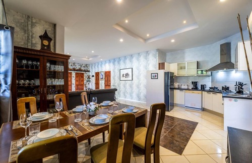 Nong Kae Villa | 3 Bed Pool Villa - S102
