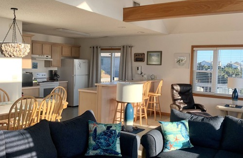 Frisco House | 3 Bedroom 2.5 Bath- Beautiful Oceanview Cottage 2 Minute Walk to Remote Beach.