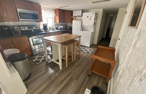 Gold Coast Condo | 3 Bedroom 2 Bath Ground Floor Condo on Beach Block
