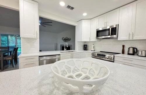 Girvin House | 3 Bedroom 2 bathroom close to the beach