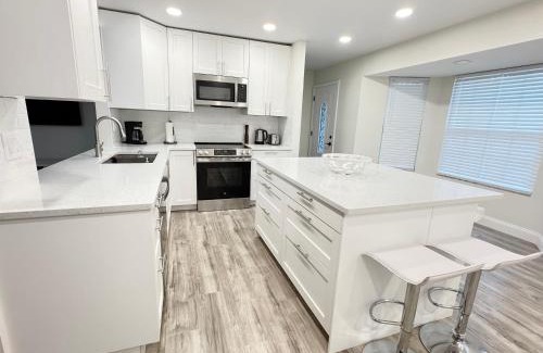 Girvin House | 3 Bedroom 2 bathroom close to the beach